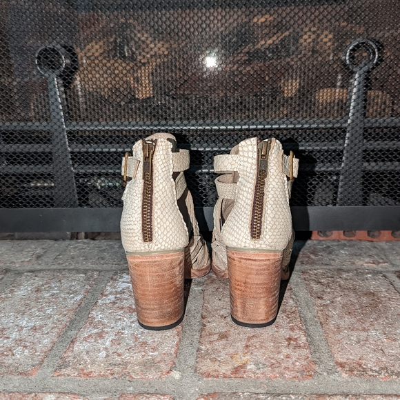 FreeBird CLAW White Snake Sandals size 6 - Picture 9 of 15